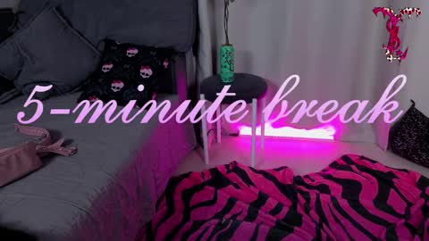 digitalhoe online show from June 1, 2026, 8:43 pm