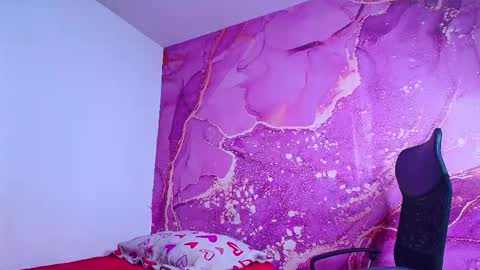 diiosa_latina online show from May 19, 2026, 1:56 am