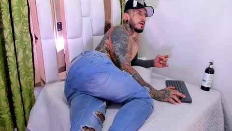 dilan_scootk_ online show from October 30, 2025, 6:41 pm