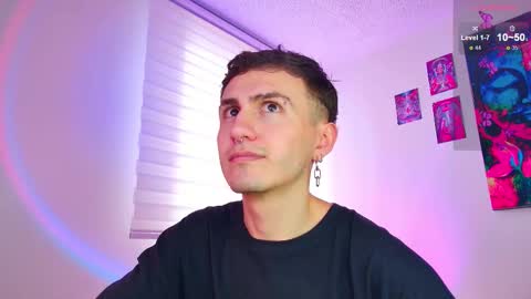 Julian Independent Model online show from February 1, 2026, 10:30 pm