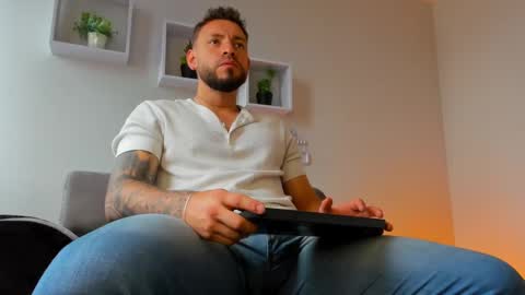 Snapshot of dimitri_master chatting on October 6, 2025, 8:17 pm Angel Dimitri online show from October 6, 2025, 8:17 pm