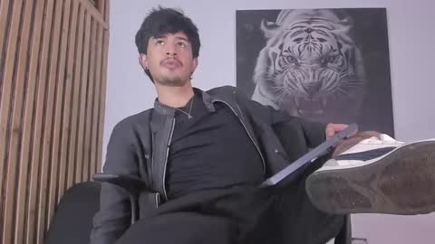 Dimitri online show from October 13, 2025, 7:36 pm