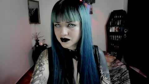 dimmuanddarkness online show from May 27, 2026, 9:17 am