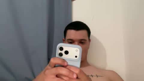 Snapshot of din_knox chatting on April 2, 2026, 10:18 pm din_knox online show from April 2, 2026, 10:18 pm