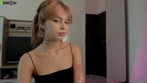 Snapshot of din_star chatting on October 1, 2025, 9:15 am Dina online show from October 1, 2025, 9:15 am