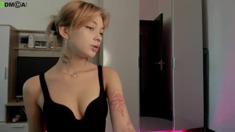 Snapshot of din_star chatting on October 17, 2025, 9:23 am Dina online show from October 17, 2025, 9:23 am