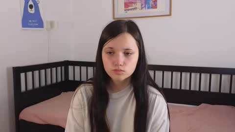 Rina online show from November 9, 2025, 4:22 am