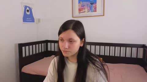 Rina online show from November 12, 2025, 4:35 am