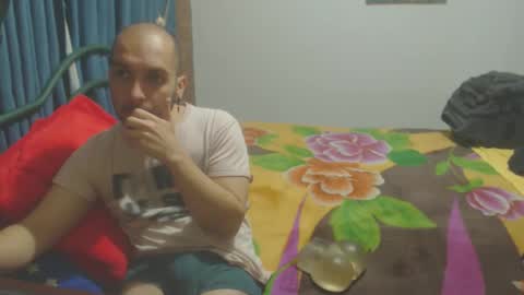 Dincht online show from November 5, 2025, 10:32 pm