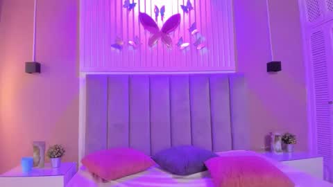 Cristal  online show from November 9, 2025, 3:49 am