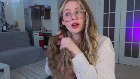 Diana online show from March 31, 2026, 2:02 am