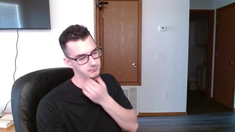 Snapshot of dirk_diggler_dirk chatting on February 28, 2025, 9:33 pm Dirk Diggler online show from February 28, 2025, 9:33 pm