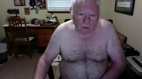 Snapshot of dirtrider195080438 chatting on May 25, 2026, 1:06 pm dirtrider195080438 online show from May 25, 2026, 1:06 pm