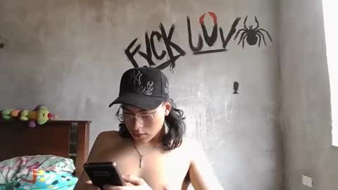 dirty model online show from March 25, 2026, 10:05 pm