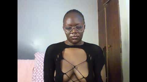 ELLE online show from December 14, 2025, 1:55 am