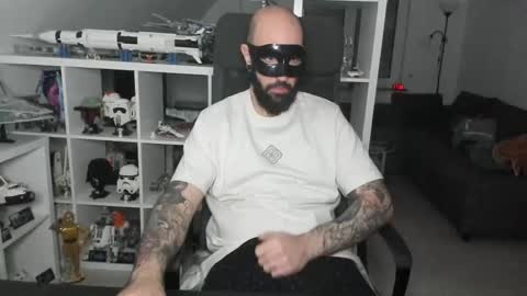 Robert online show from November 6, 2025, 4:41 pm