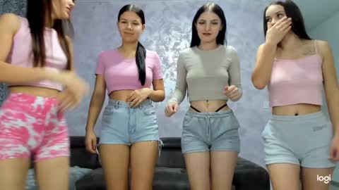 Snapshot of dirtygirls99 chatting on October 4, 2025, 10:52 pm Gyna Josie online show from October 4, 2025, 10:52 pm