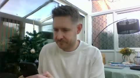 Snapshot of dirtylondon729 chatting on December 16, 2024, 11:33 am Exhibitionist Ben online show from December 16, 2024, 11:33 am