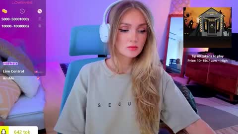 Snapshot of disney__princess chatting on November 2, 2025, 3:31 am JASMINE online show from November 2, 2025, 3:31 am