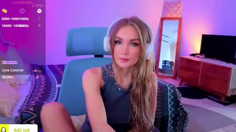 Snapshot of disney__princess chatting on November 10, 2025, 4:11 am JASMINE online show from November 10, 2025, 4:11 am