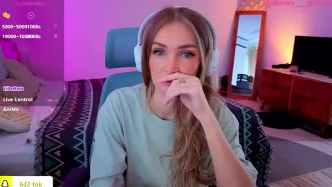 Snapshot of disney__princess chatting on November 13, 2025, 3:49 am JASMINE online show from November 13, 2025, 3:49 am