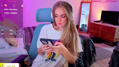 Snapshot of disney__princess chatting on November 14, 2025, 3:49 am JASMINE online show from November 14, 2025, 3:49 am