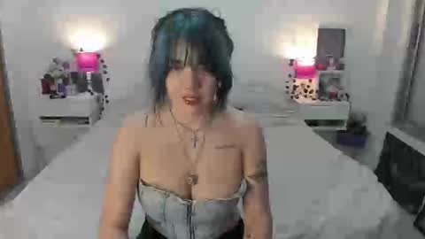 Lena online show from November 5, 2025, 2:33 am