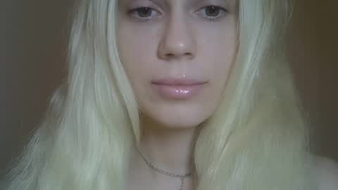 DitaMilton online show from March 15, 2026, 8:37 pm