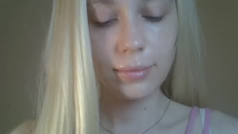 DitaMilton online show from May 21, 2026, 7:54 pm