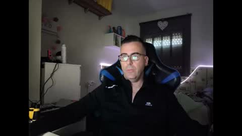 ditos_c online show from February 18, 2026, 8:32 am