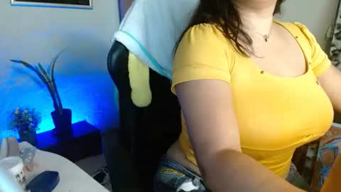 Mari online show from November 10, 2025, 7:02 pm