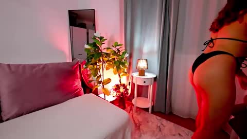 Tia online show from November 5, 2025, 2:22 am