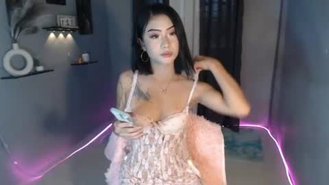 Snapshot of divinaaaaa chatting on June 21, 2026, 1:19 am divinaaaaa online show from June 21, 2026, 1:19 am