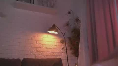 Eva and Lucia online show from February 1, 2025, 9:40 pm