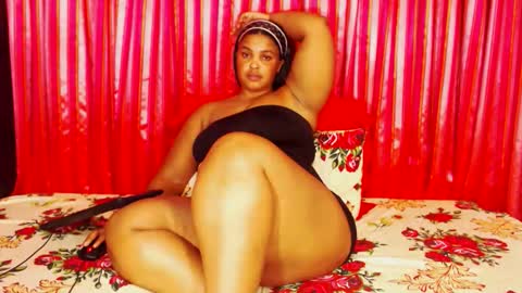 divinebooty93 online show from February 26, 2026, 6:23 am