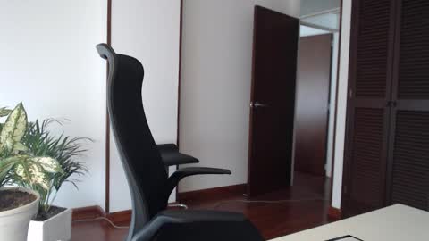 Snapshot of divineisis chatting on February 19, 2026, 12:45 pm Hera online show from February 19, 2026, 12:45 pm