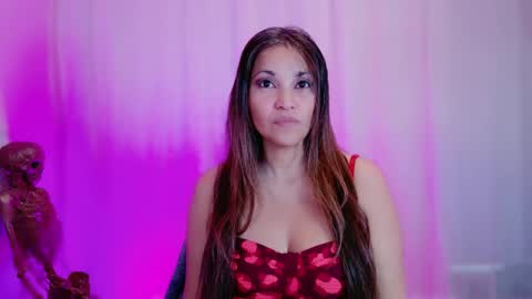 Snapshot of divinelynn chatting on February 4, 2025, 3:57 pm DivineLynn online show from February 4, 2025, 3:57 pm