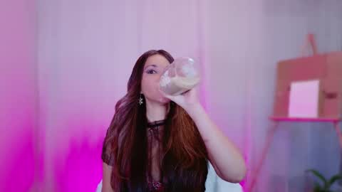 Snapshot of divinelynn chatting on February 22, 2025, 3:25 pm DivineLynn online show from February 22, 2025, 3:25 pm