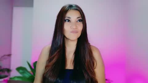 DivineLynn online show from November 12, 2025, 7:03 pm