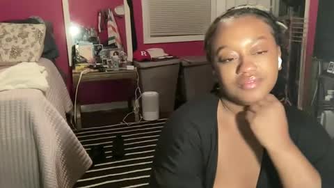 Snapshot of divinity001 chatting on September 20, 2025, 5:19 am divinity001 online show from September 20, 2025, 5:19 am