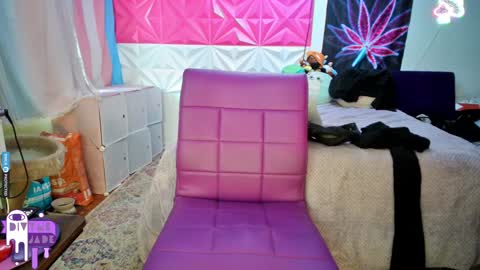 Jade Divyne online show from December 2, 2024, 8:00 pm