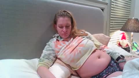 Snapshot of dixie_comanche chatting on January 6, 2025, 4:15 am dixie_comanche online show from January 6, 2025, 4:15 am