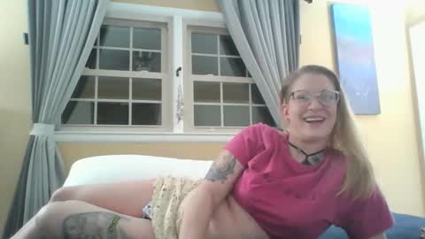 Snapshot of dixie_comanche chatting on January 8, 2025, 5:27 am dixie_comanche online show from January 8, 2025, 5:27 am