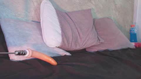 Sofia  online show from January 5, 2026, 5:27 pm