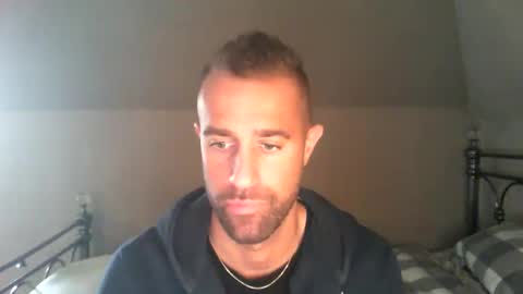 djay15013 online show from February 19, 2025, 10:23 am