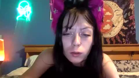 djldobaggins420 online show from November 9, 2025, 8:01 am