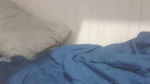 dkhkr93 online show from October 7, 2025, 12:41 am