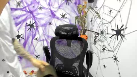 Snapshot of dmitrisanders1 chatting on October 1, 2025, 10:49 pm Maybe in pvt online show from October 1, 2025, 10:49 pm