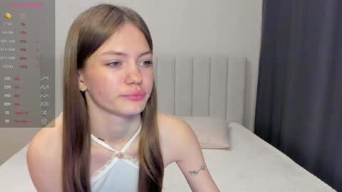 Polly and Kiriko online show from December 2, 2025, 9:03 am