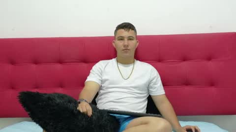  01 online show from May 19, 2026, 11:27 am